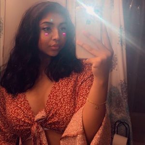 Meet your Posher, Dania